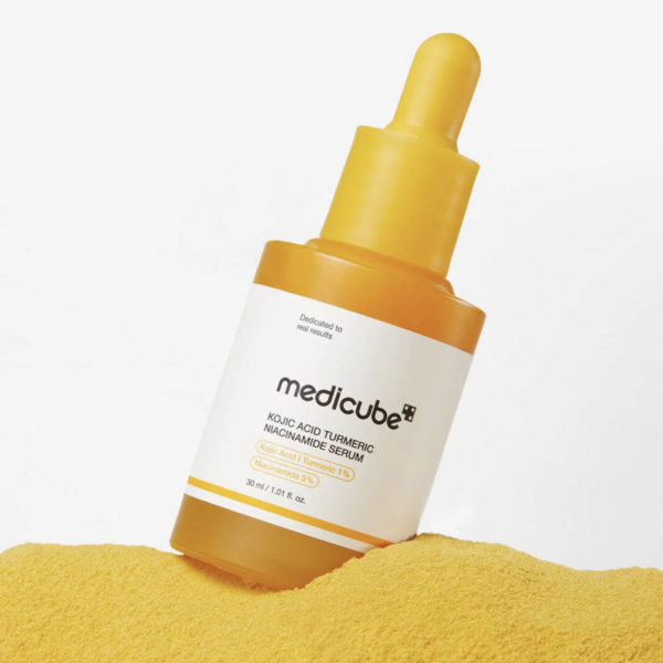 MEDICUBE – Kojic Acid Turmeric Niacinamide Serum 30 ml – Sérum Iluminador Antimanchas