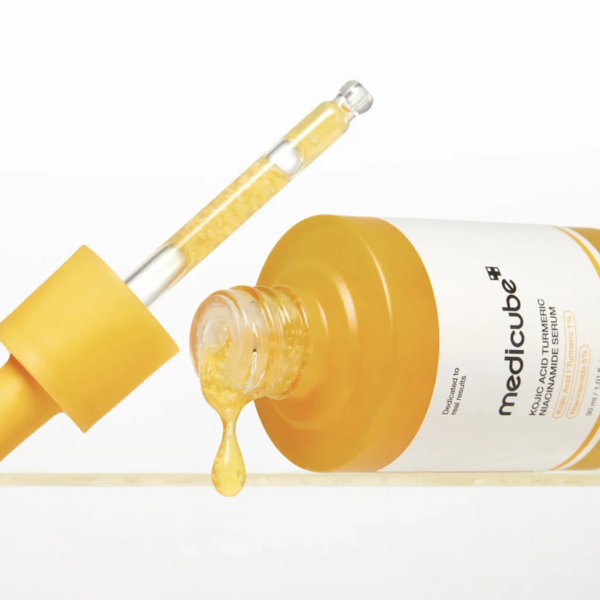 MEDICUBE – Kojic Acid Turmeric Niacinamide Serum 30 ml – Sérum Iluminador Antimanchas