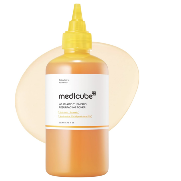 MEDICUBE – Kojic Acid Turmeric Resurfacing Toner 250 ml – Tónico Antimanchas Iluminador
