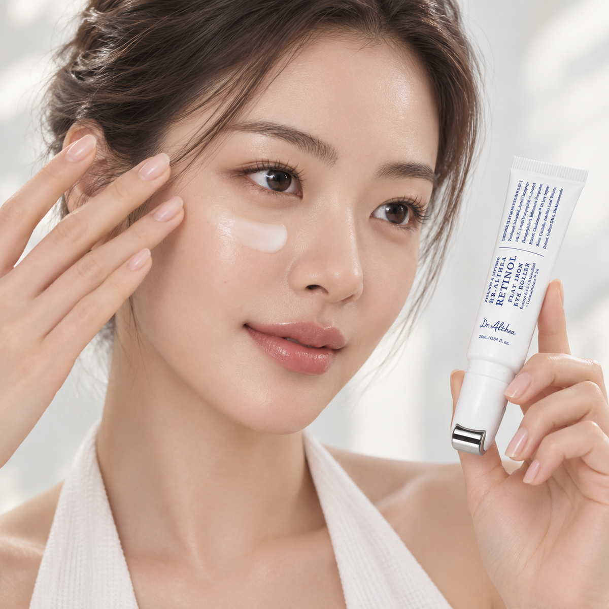 Dr. Althea - Retinol Flat Iron Eye Roller – Contorno de Ojos con Retinol, Bakuchiol, Péptidos y Aplicador Gua Sha 25 ml